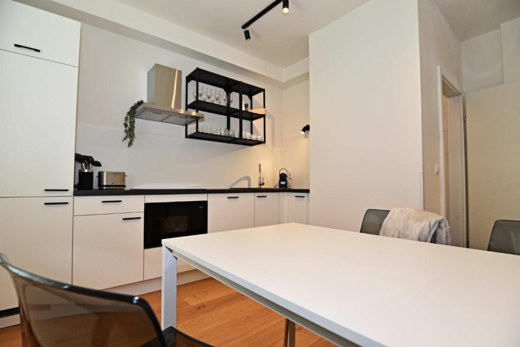 Küche im Apartment 1 mit Essplatz